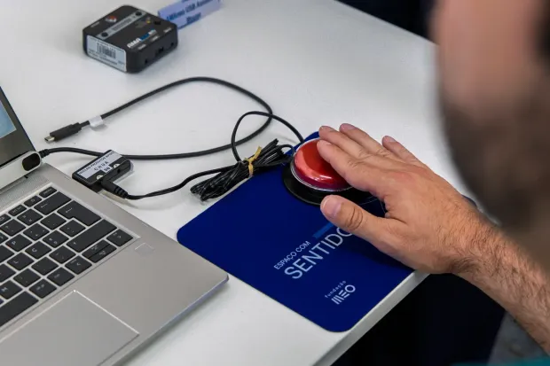 Utilizador no PC Espaço com Sentido Faro